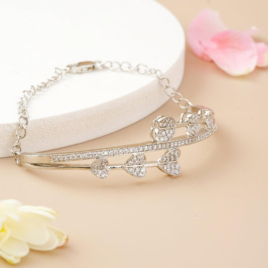 THE HEARTLINE TWINKLING CUFF BRACELET