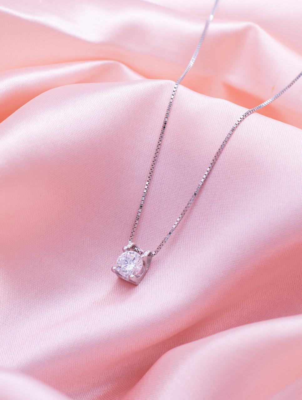 Solitaire Aura Pendant Chain