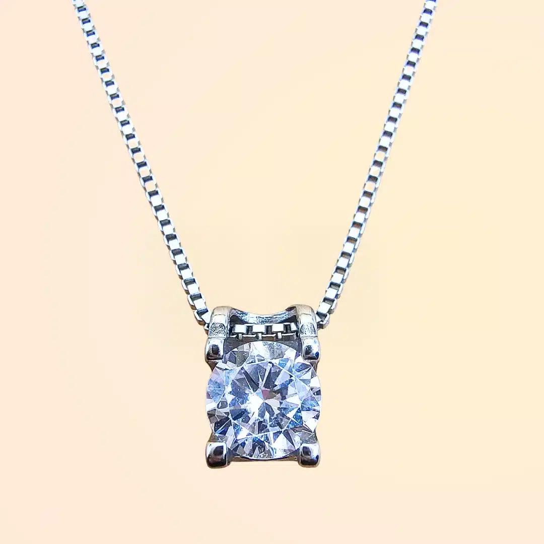 Solitaire Aura Pendant Chain