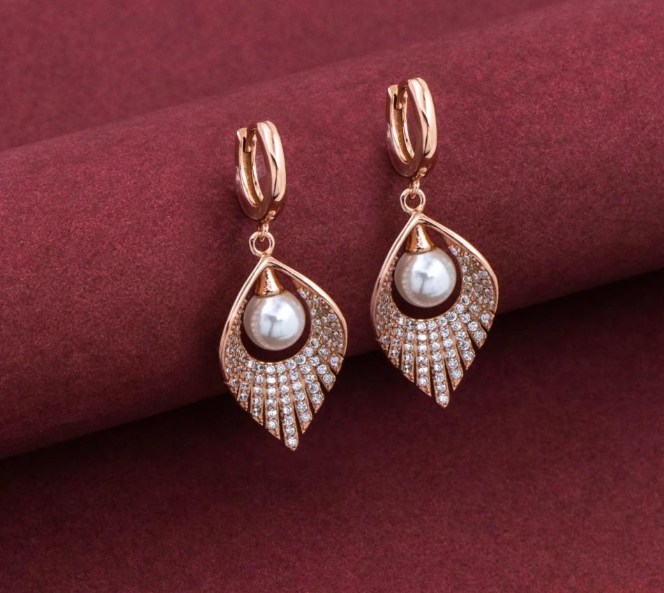 Evara’s Pearl Petal Earrings