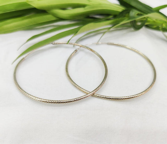 Evara’s Textured Hoop Earrings