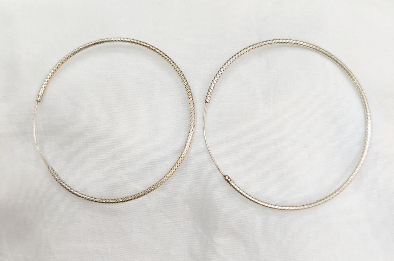 Evara’s Textured Hoop Earrings