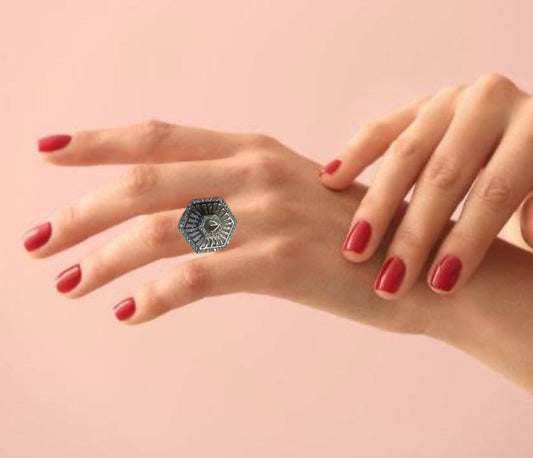 Royal HexaHeart Ring