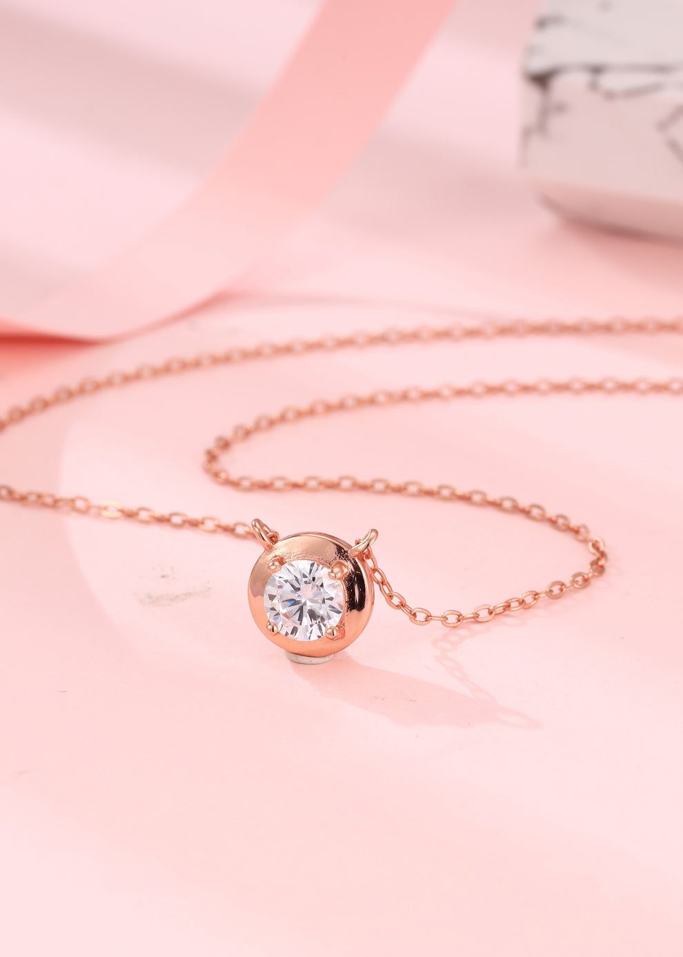 Solitaire Gleam Pendant