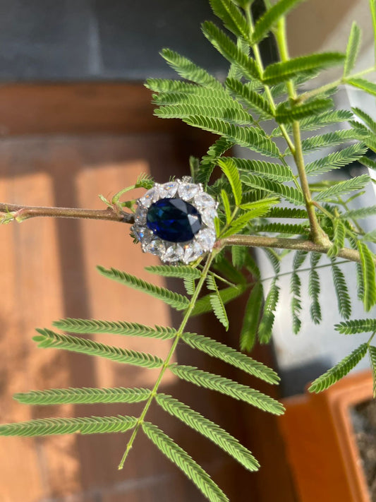 Royal Bloom – Sapphire Ring