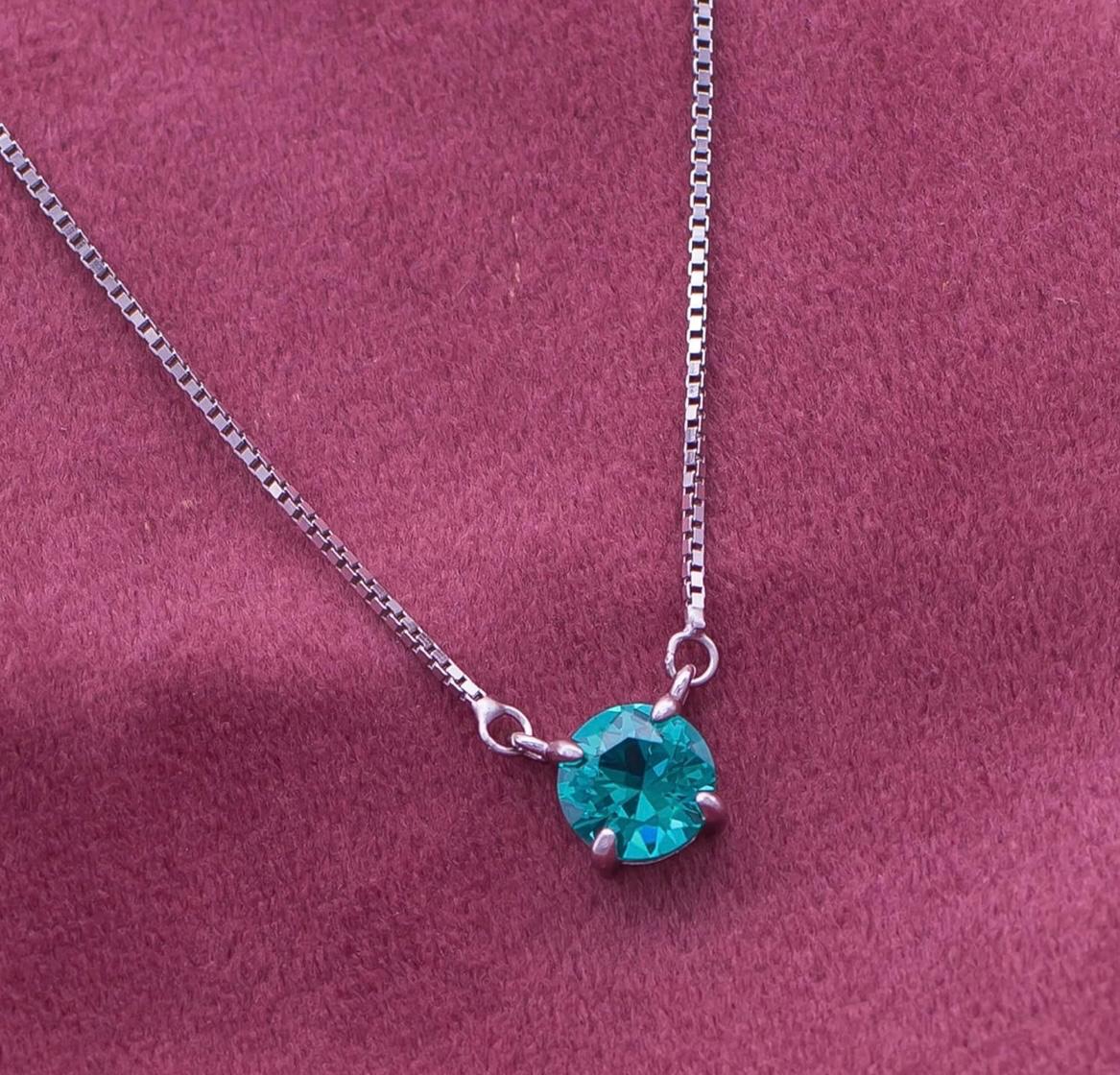 Evara’s Emerald Spark Chain- Brilliant (Round) cut stone