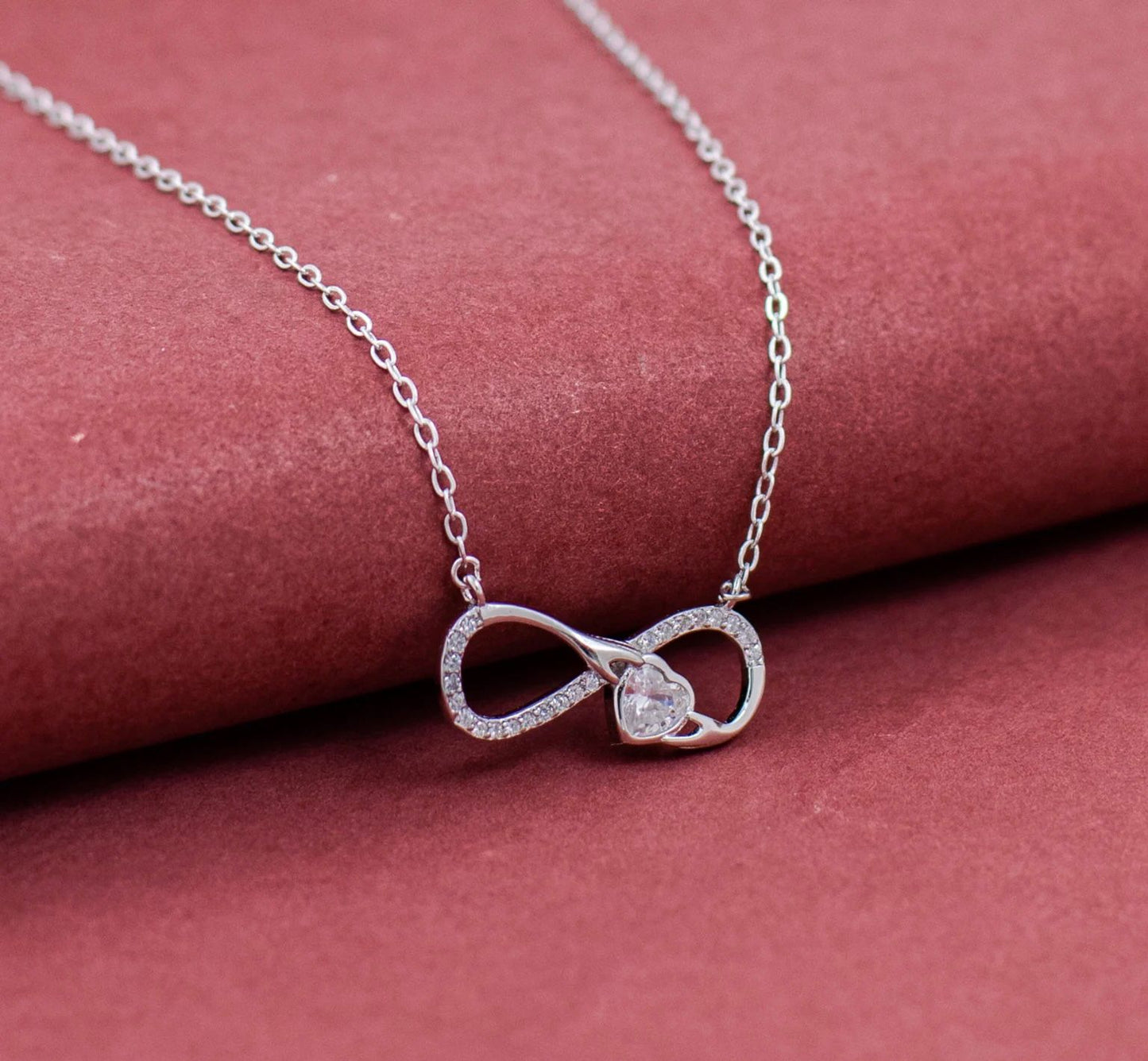 ETERNITY HEART PENDANT NECKLACE