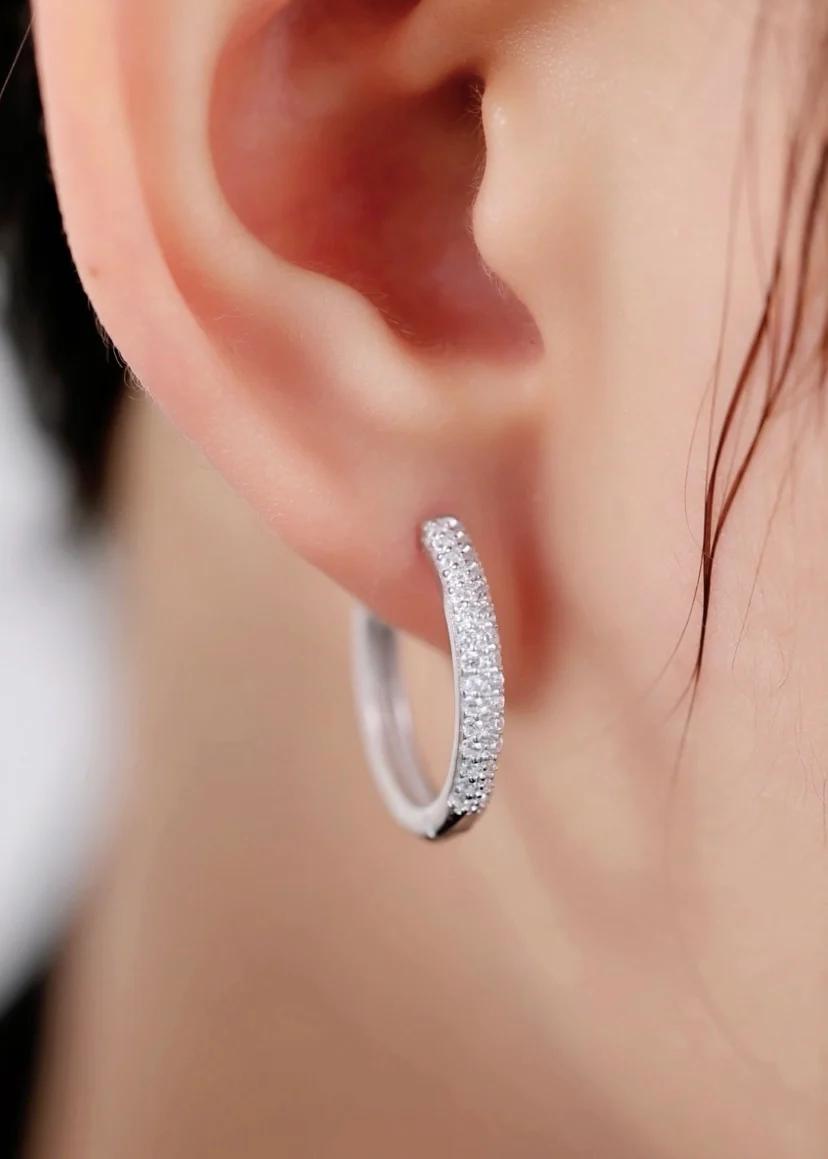 Evara’s Glimmer Hoops