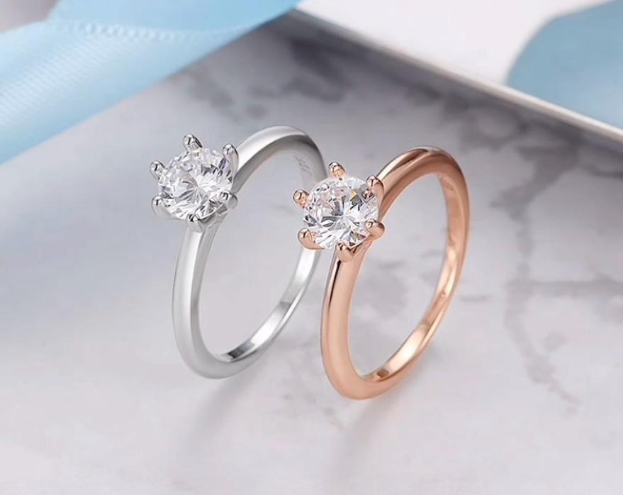 ROSE GOLD SOLITAIRE RING