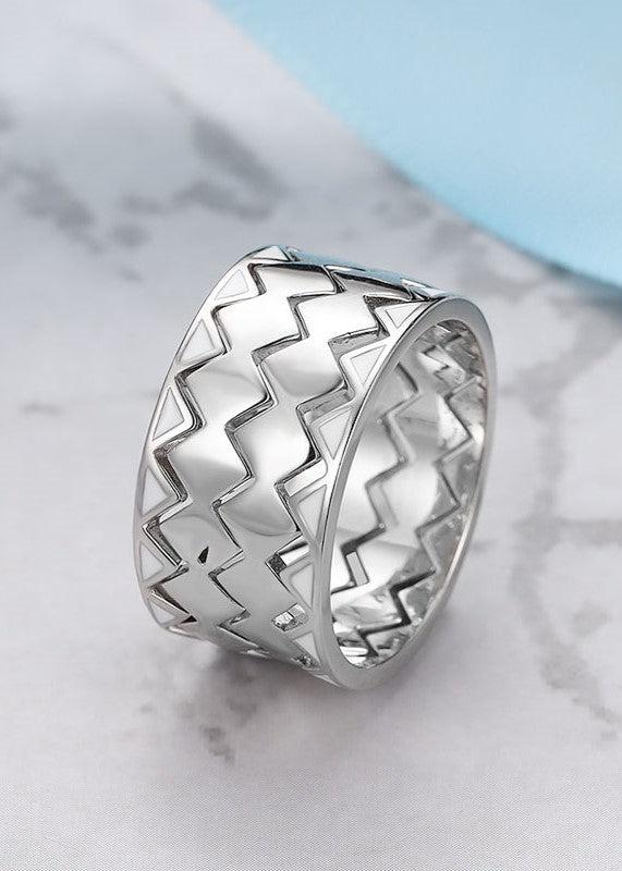 Evara's Zigzag Stack Band Ring