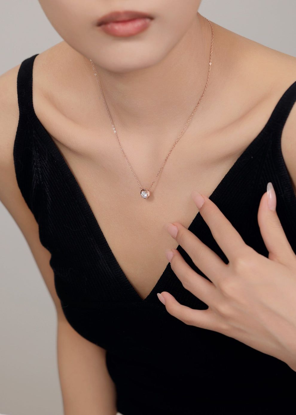 Solitaire Gleam Pendant