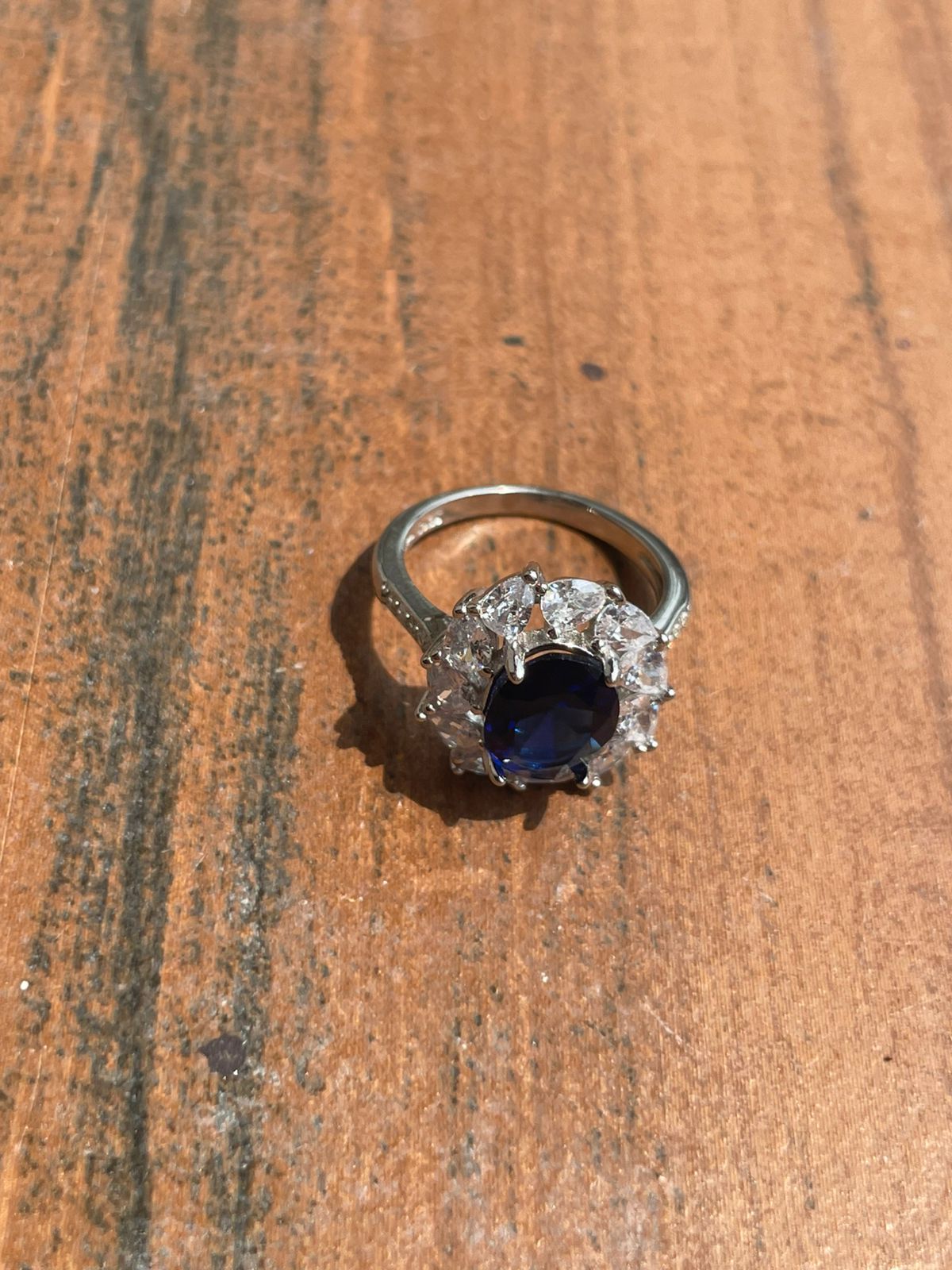 Royal Bloom – Sapphire Ring