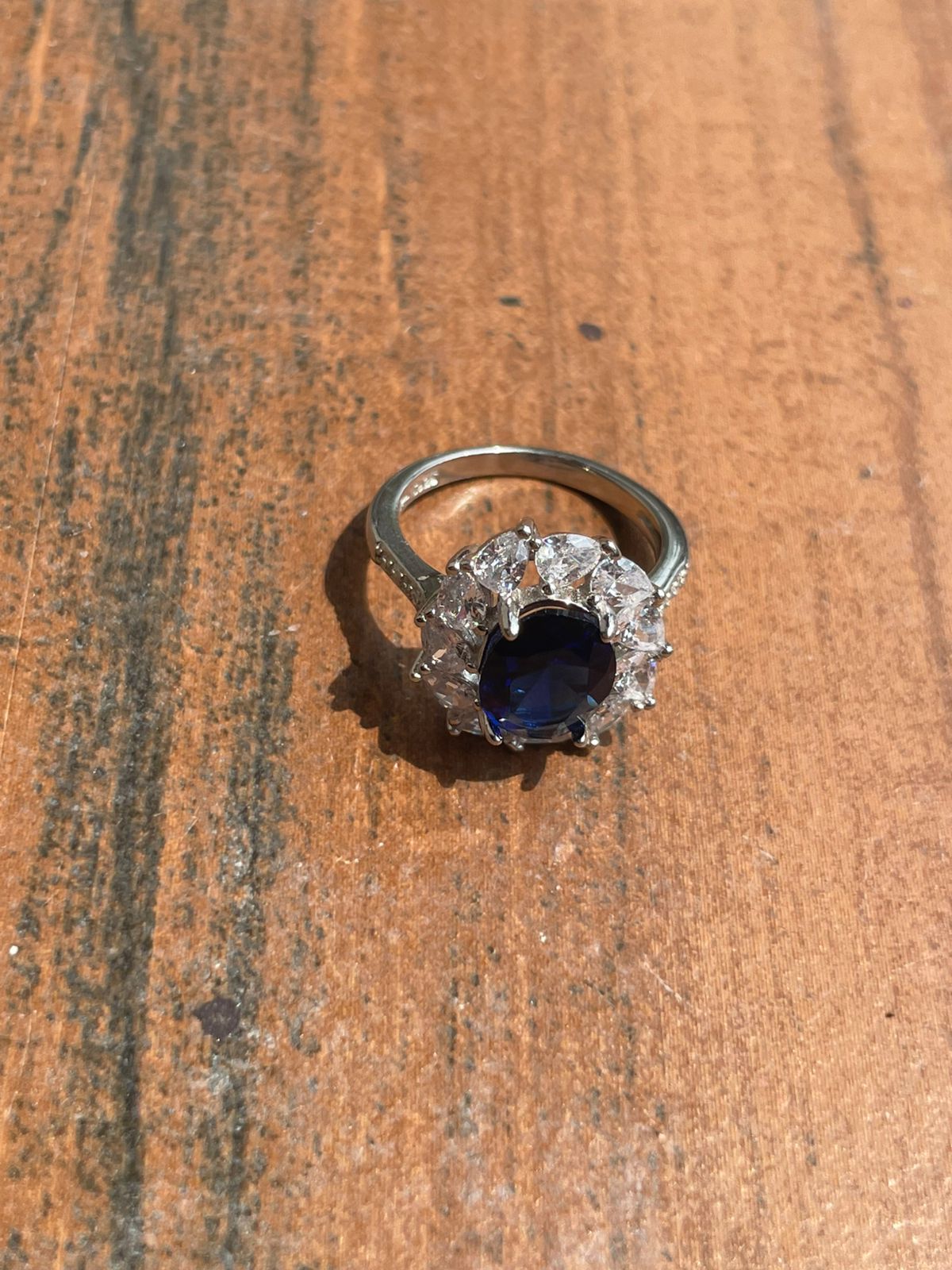 Royal Bloom – Sapphire Ring