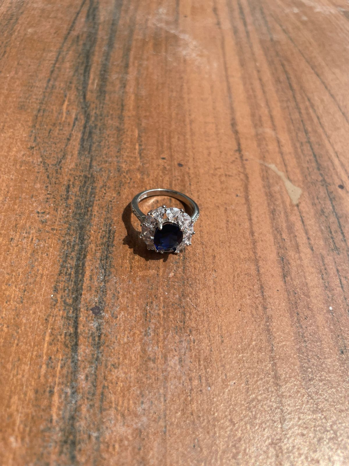 Royal Bloom – Sapphire Ring