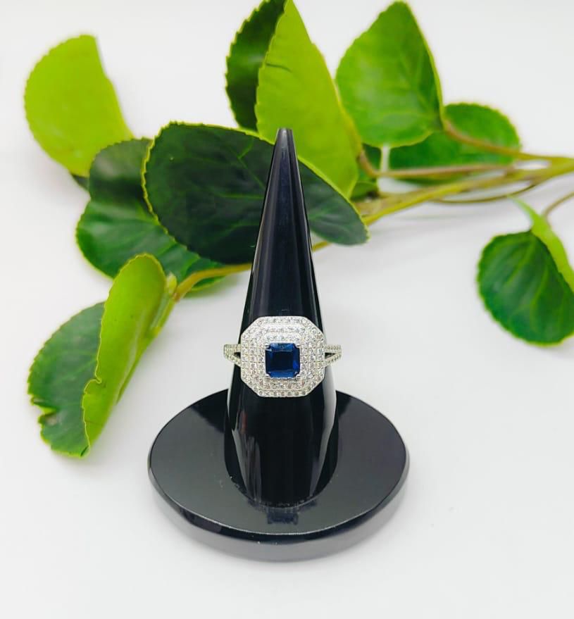 Bold Sapphire Brilliance – 925 Silver Statement Ring